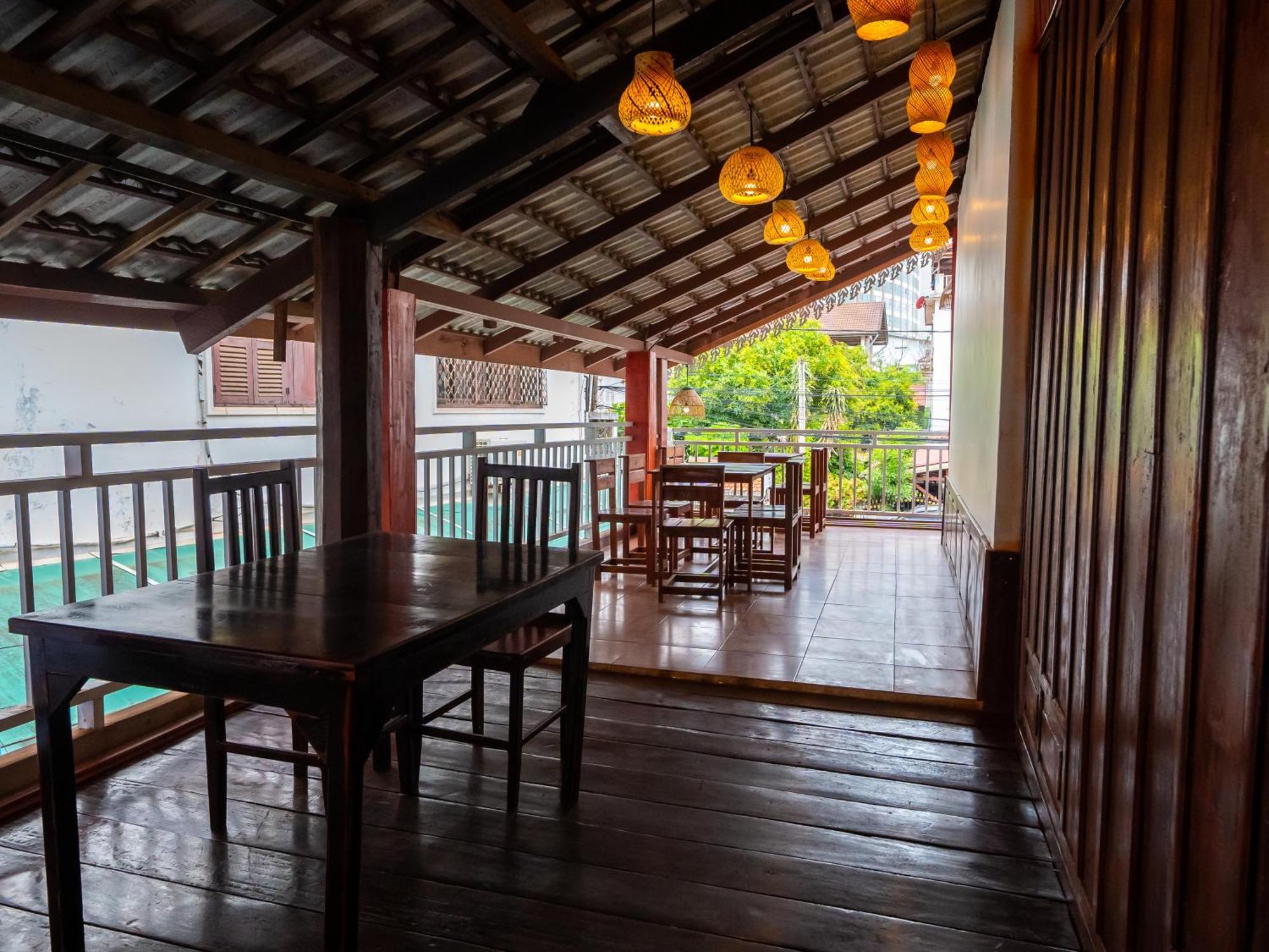 Vientiane Ruby Villa Hotel Buitenkant foto